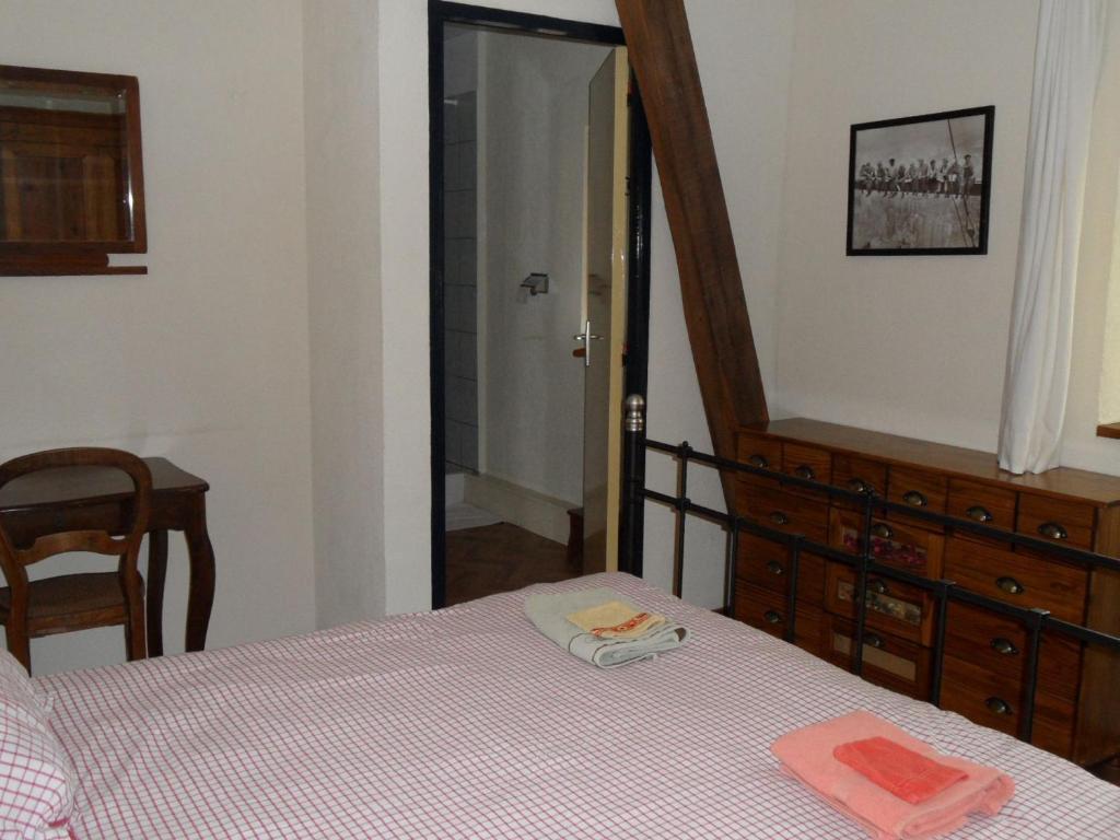 Chambres D'Hotes Domaine Du Bourg Gannay-sur-Loire Kamer foto